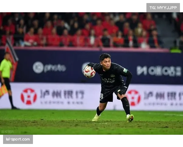 河南队门将王国明出击失误送礼 细节处理成胜负关键 河南队门将王国明出击失误送礼 细节处理成胜负关键