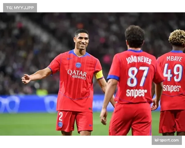 巴黎门德斯左边锋尝试：边后卫推上进攻位置的战术创新